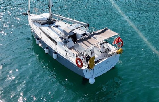 Sailboat Oceanis 34.1 10m