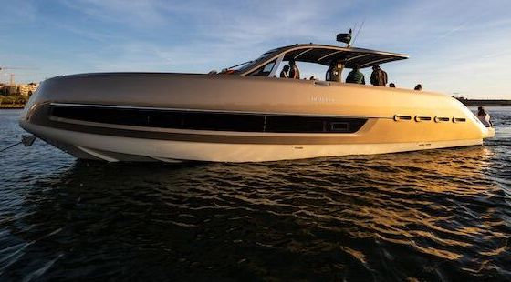 Motorboat Invictus 46 1200hp