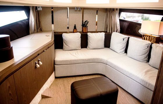 Motorboat Invictus 46 1200hp