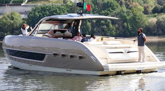 Motorboat Invictus 46 1200hp