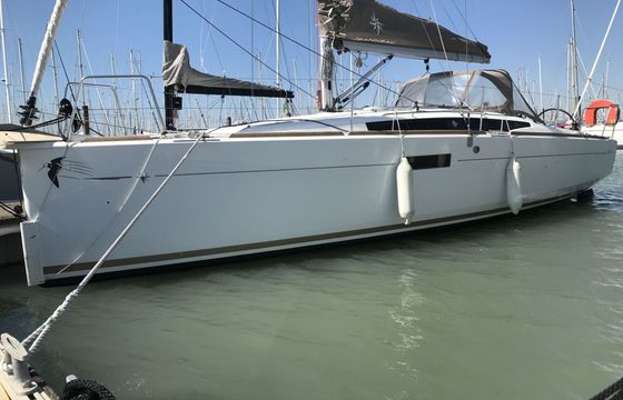 Sailboat JEANNEAU SUN ODYSSEY 349 10.34m