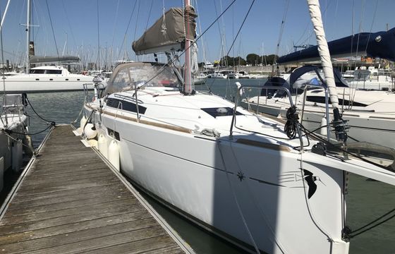 Sailboat JEANNEAU SUN ODYSSEY 349 10.34m