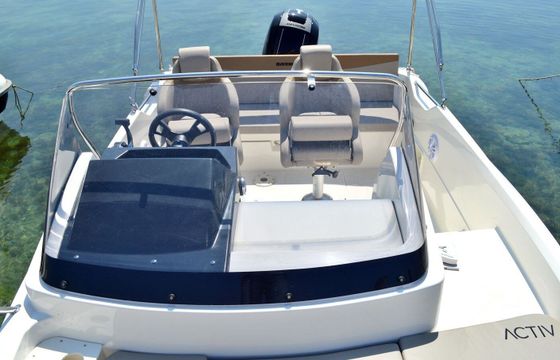 Motorboat QUICKSILVER Sundeck Activ 605 150hp