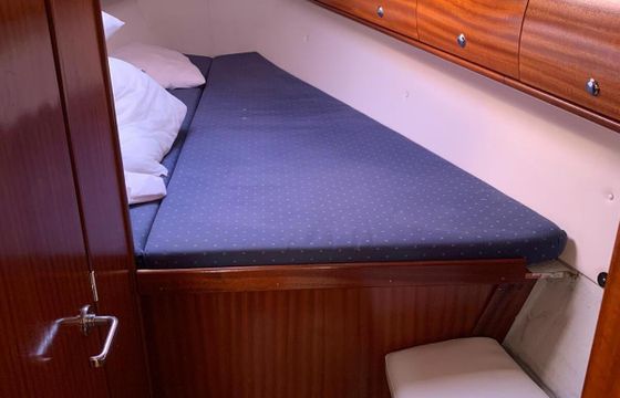 Sailboat Bavaria Cruiser 36 11m