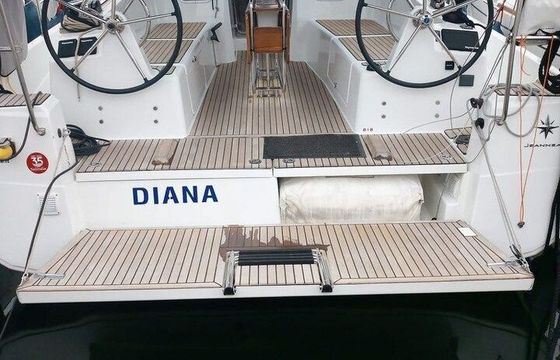 Sailboat Jeanneau Sun Odyssey 380 11m