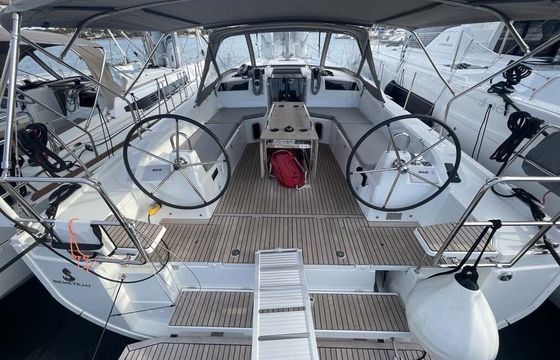 Sailboat Bénéteau Oceanis 40.1 12.87m