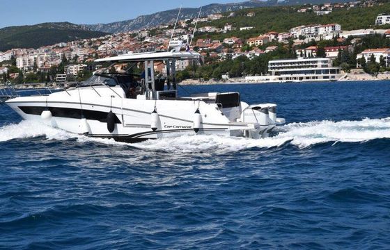 Motorboat Cap Camarat 10.5 WA 700hp