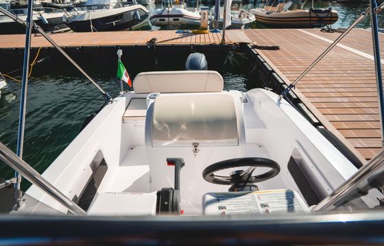 Boat without licence  Beverly Hills California 5.7 40hp