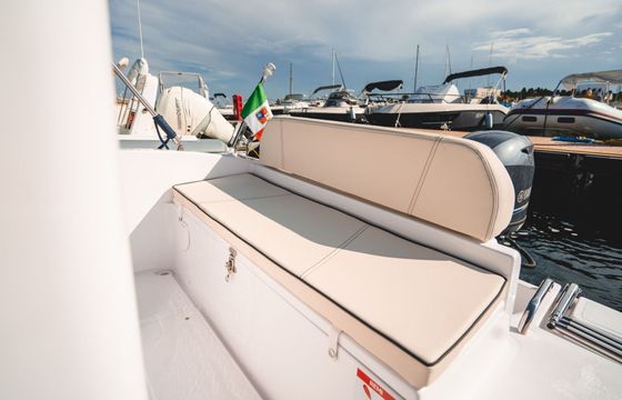 Boat without licence  Beverly Hills California 5.7 40hp