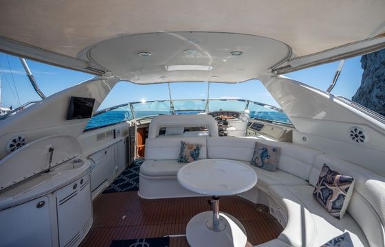 Motor yacht Sea Ray Sundancer 800hp