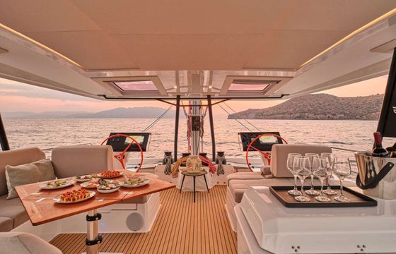 Catamaran Fountaine Pajot Alegria 67 19.49m