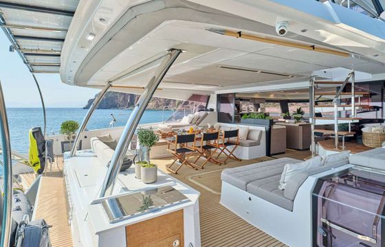 Catamaran Fountaine Pajot Alegria 67 19.49m
