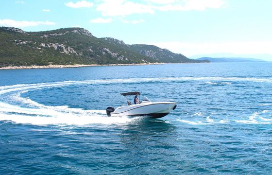 Motorboat Quicksilver 605 Sundeck 150hp
