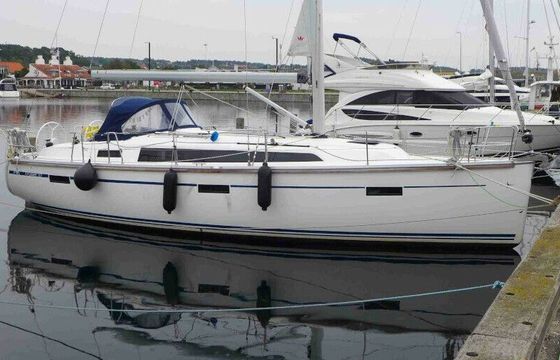 Sailboat Bavaria Cruiser 37 11.3m