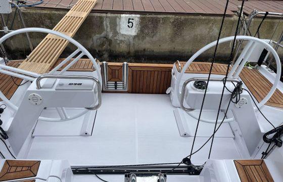 Sailboat Elan Marine Elan E4 10m