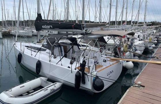 Sailboat Elan Marine Elan E4 10m