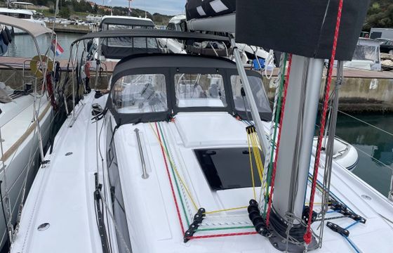 Sailboat Elan Marine Elan E4 10m
