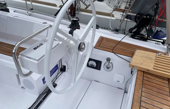 Sailboat Elan Marine Elan E4 10m