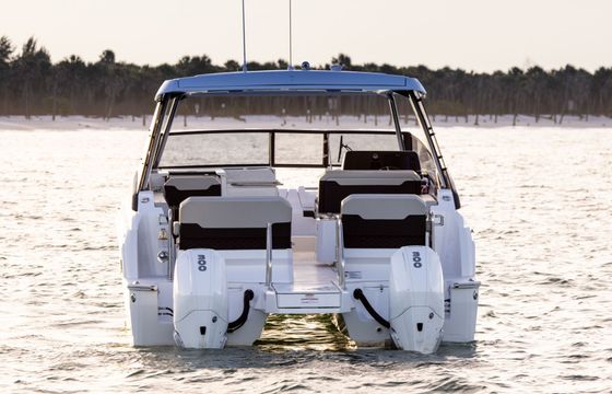Motorboat Aquila 32 Sport 450hp