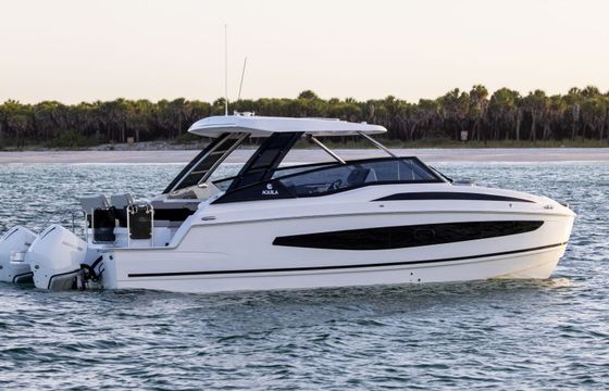 Motorboat Aquila 32 Sport 450hp