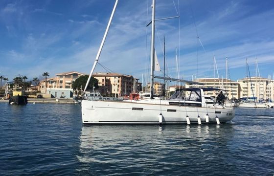 Sailboat BENETEAU OCEANIS 45 13.85m