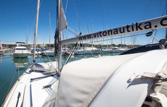 Sailboat Bénéteau Oceanis 35 10m