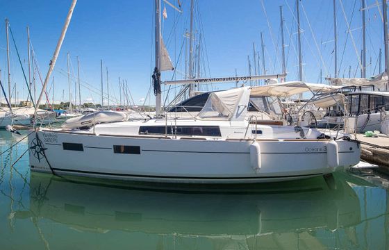 Sailboat Bénéteau Oceanis 35 10m