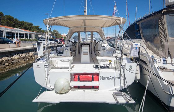 Sailboat Bénéteau Oceanis 35 10m