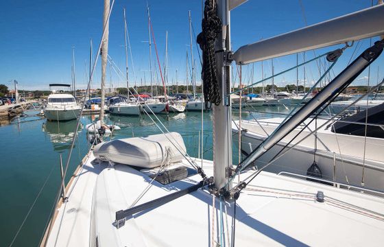 Sailboat Bénéteau Oceanis 35 10m