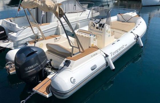 Motorboat Capelli Capelli Tempest 700 200hp