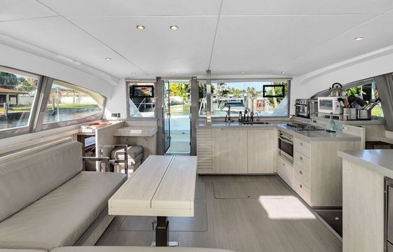 Catamaran Robertson & Caine Leopard 40 12m