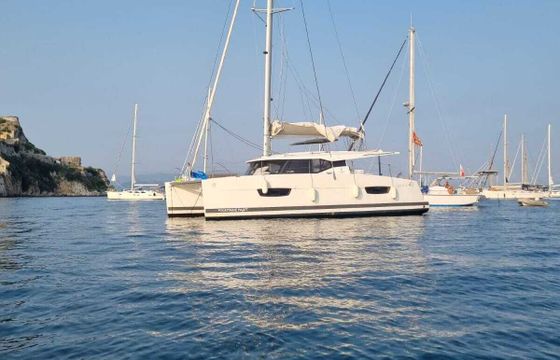 Catamaran Fountaine Pajot lucia 40 12m