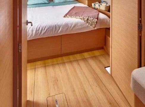 Sailboat Sun Odyssey 440 13.39m