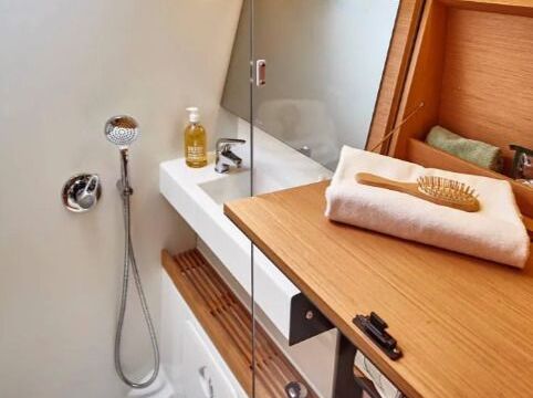 Sailboat Sun Odyssey 440 13.39m