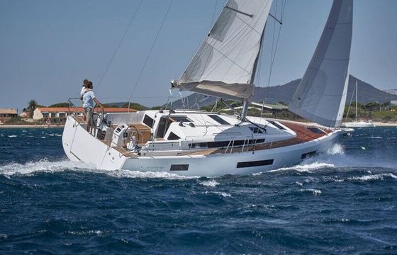 Sailboat Sun Odyssey 440 13.39m
