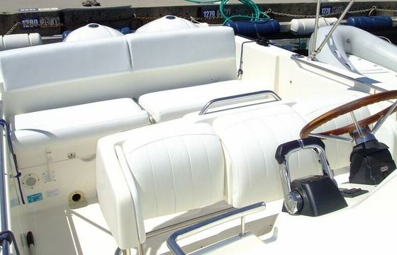 Motorboat Kelt White Shark 285 450hp