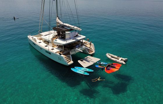 Catamaran Discovery - All inclusive half board Lagoon 52 15.86m