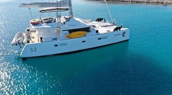 Catamaran Discovery - All inclusive half board Lagoon 52 15.86m