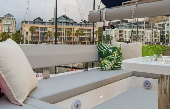 Catamaran Moorings 4500L/10 13m