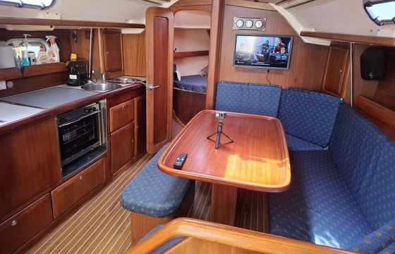 Sailboat Bavaria 35 holiday 10.4m