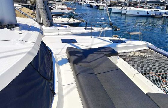 Catamaran Fountaine Pajot Astréa 42 12m