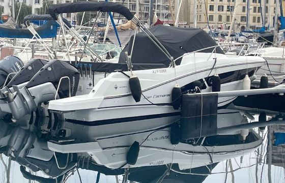 Motorboat JEANNEAU CAP CAMARAT 9.0 225hp