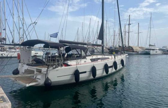 Sailboat Dufour 560 17m