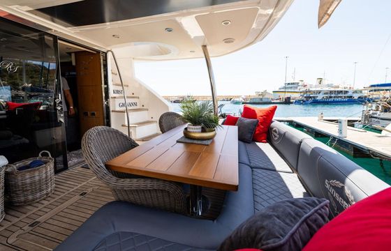 Motor yacht Sunseeker Manhattan 73 3000hp