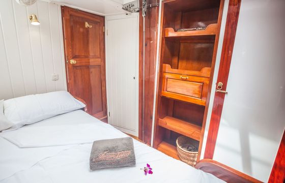 Sailing yacht Classic Ketch 29m