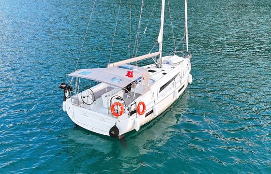 Sailboat Oceanis 40.1 12m