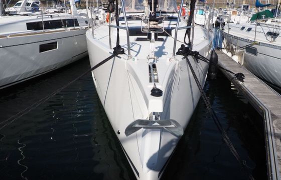 Sailboat DUFOUR DUFOUR 390 11m