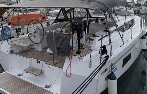 Sailboat Bavaria Yachtbau Bavaria C42 Style 12m