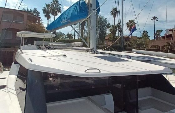 Catamaran Leopard 50 15.4m