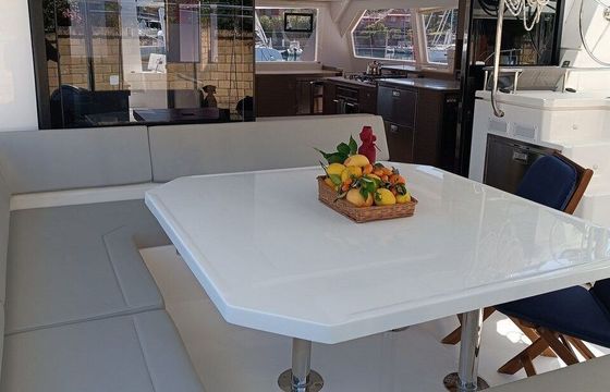 Catamaran Leopard 50 15.4m